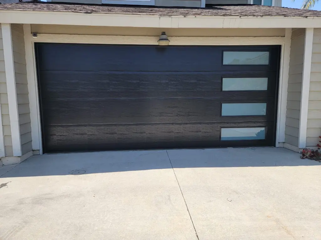 Commercial sectional door